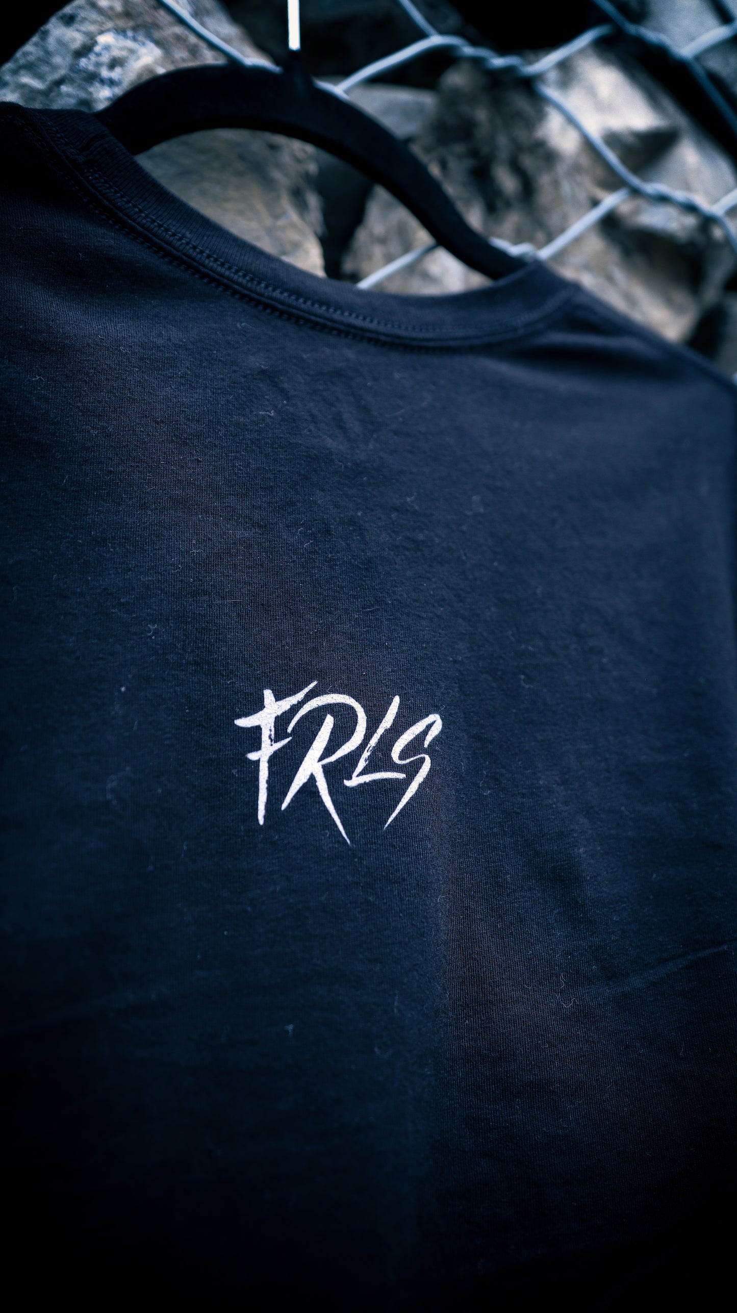 FRLS grit split logo athletic fit tee